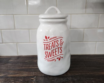 Hallmark Cookie Jar Christmas Treat Jar Red And White Ceramic Treats And Sweets