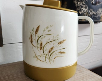 Vintage Pitcher Quikut Insulated Thermal Carafe Hot Or Cold Carafe Kitchen Server Farmhouse Wheat Design 2 Quart MCM