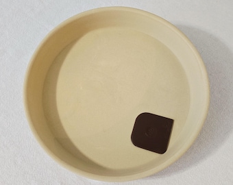 Pampered Chef 11" Deep Dish Stoneware Baker With Scraper