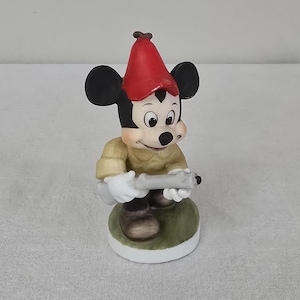 Vintage Mickey Mouse Hunter Collectible Figurine By Walt Disney Productions