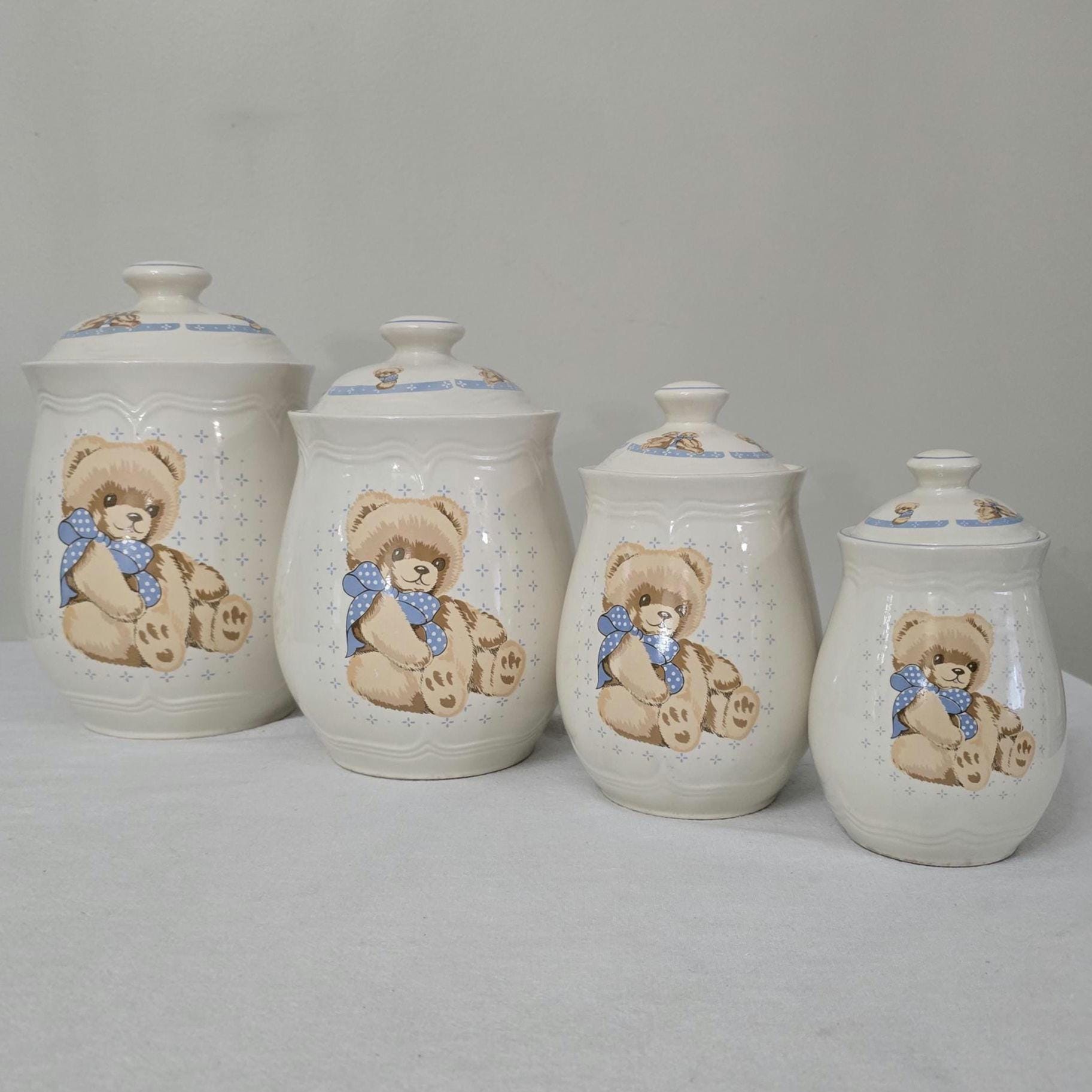 サ*缶様 The Collectors Mod Bear ４点セット。 Vintage Tienshan Stoneware Country Bear Canisters Set of 4 - Etsy