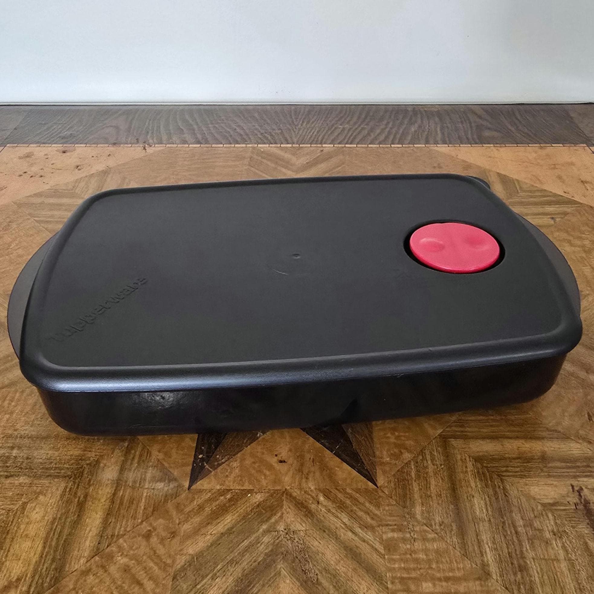 Vintage Tupperware Vent N Serve Black Divided Container With Seal