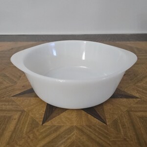 Vintage Milk Glass Glasbake 1 Quart  Casserole Dish Round Ovenware J510