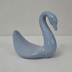 Vintage Ceramic Swan Towel Holder Blue Bathroom Decor Made In Taiwan