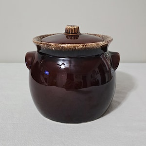 Vintage Hull Pottery Brown Drip Glaze Bean Pot With Lid, 2 Quart Ovenproof USA Ceramic Crock