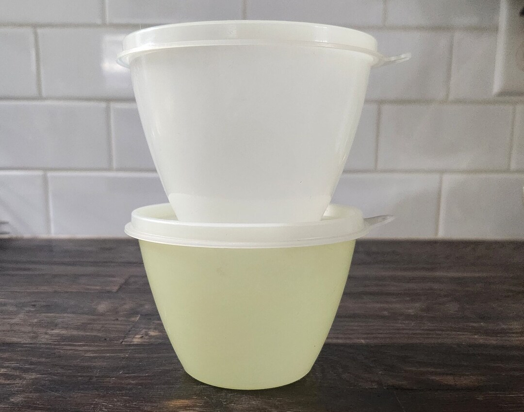 Vintage Tupperware Refrigerator Storage Containers #148 With Seals #215 ...