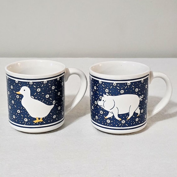 Vintage Blue Calico Farm Animal Mugs Set Of 2, Country Kitchen Ceramic Pig And Duck Coffee Cup Set