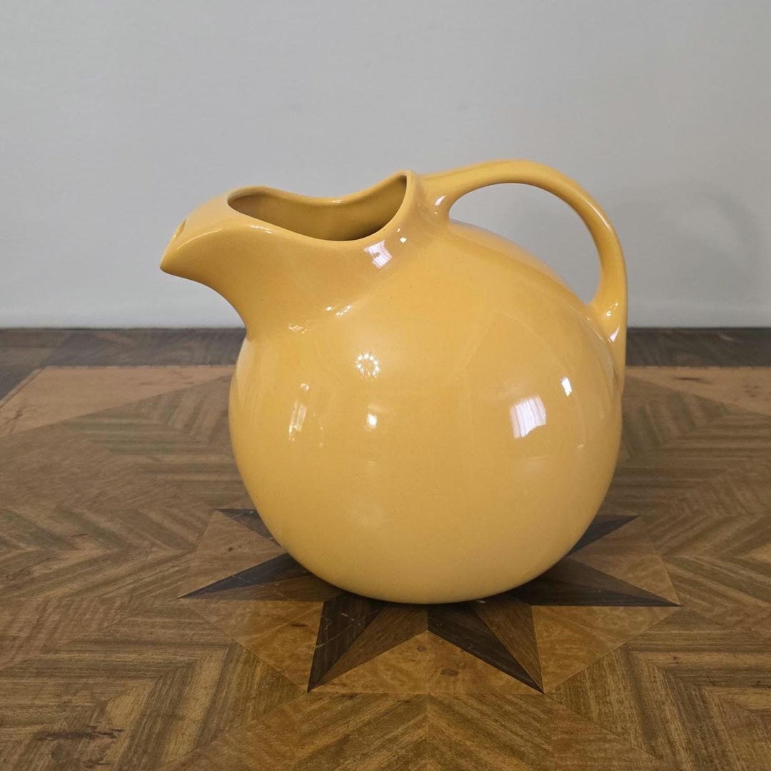 ヴィンテージ 1940's ゴールド フィッシュ ボール Vintage Hall Yellow Ball Pitcher With Ice Lip Made in USA #833 - Etsy
