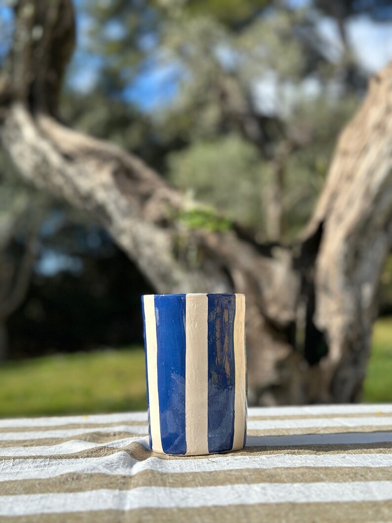 Vase rayé bleu et blanc. Petit modèle. image 1
