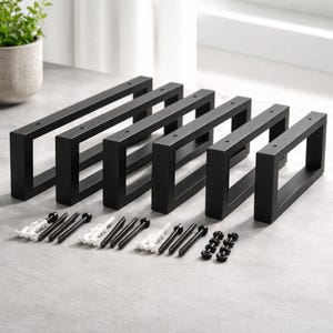 以下が含まれることがあります： 長方形のU字型をした黒い金属製のテーブル脚6本セット。取り付け用の穴が事前に開けられています。取り付け用のネジ、ウォールアンカー、ワッシャーが含まれています。家具の製作向けに設計されています。