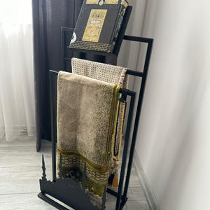 Elegant Handcrafted Metal Seczade & Quran Stand – Modern Islamic Prayer Mat Organizer with Quran Holder,Perfect for Islamic Home Décor