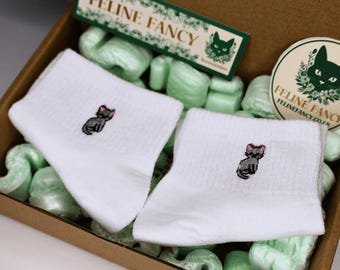 White Cat Socks, Embroidered Cute Cat Ankle Socks, Cosy Cotton Gift for Cat Lovers, Fun Everyday Women’s Socks