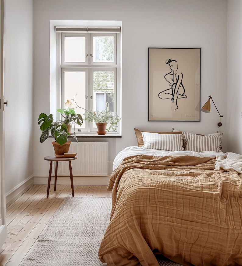 Chic Art Bohème inspired figure illustration, clean lines; digital download available on Etsy; great for minimalist dining room décor.