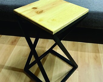 Tabourets design idéaux pour les tables intérieures ou extérieures.