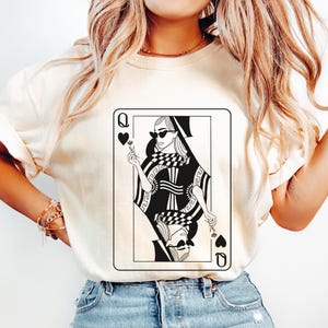 Maglietta Queen Playing Card, T-shirt grafica psichedelica, T-shirt estetica Vaporwave, T-shirt in stile retrò, T-shirt streetwear unica per festival