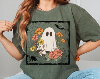 Cute Floral Ghost T-Shirt - Retro Halloween Ghost Shirt with Flowers - Spooky Vintage Design - Cute Ghost for Fall