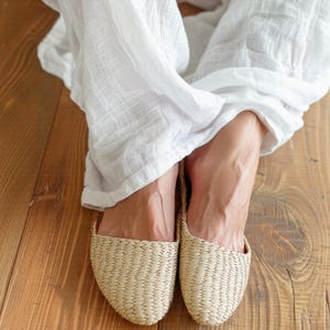 Straw Sandals Slippers Women, Handmade Seagrass House Shoes, Barefoot Hemp Slippers, Eco Closed Toe Indoor Sandals, Gift for Her