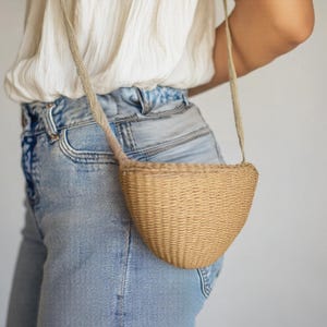 Petit sac à bandoulière en paille, sac à main tissé à la main pour femme, sac d'été bohème léger pour la plage, les voyages ou un usage quotidien