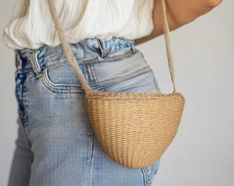 Handmade Woven Straw Crossbody Bag: Boho Summer Sling Purse