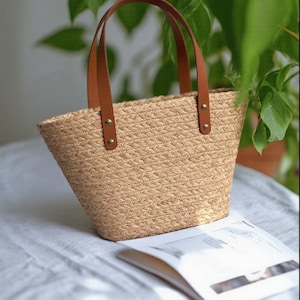 Handwoven Straw Tote Bag: Leather Handles, Lightweight Summer Style image 5