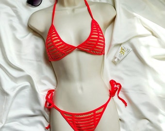 Gefälschte aushöhlen Muster Bikini-Sätze, Dreieck-Neckholder-Ansatz mit seitlichem Zapfen-Bikini-Badeanzug, Damenbadebekleidung & Kleidung