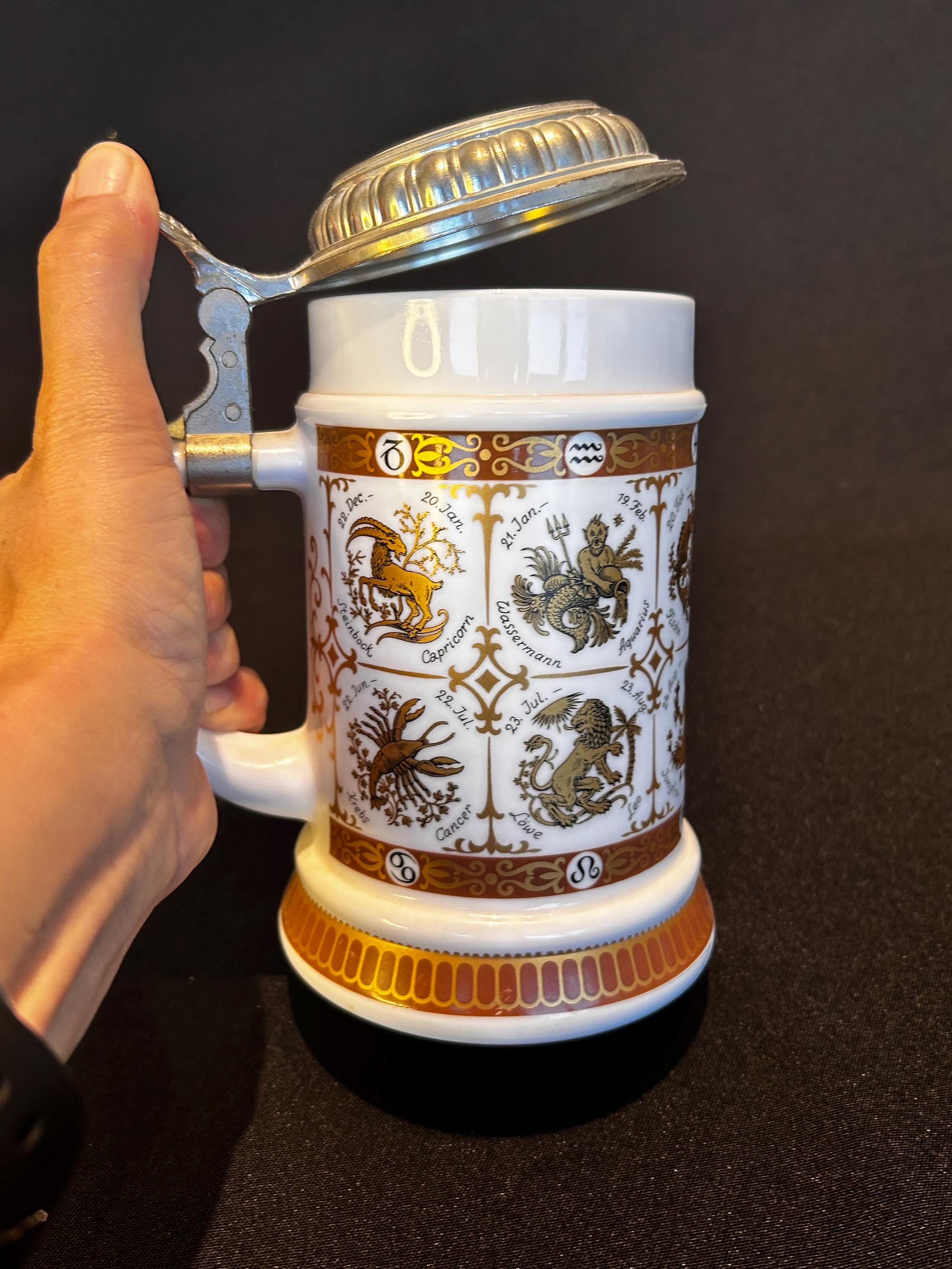 ヴィンテージのバイエルン陶器製ビールジョッキ、蠍座の星座、伝統的な 
