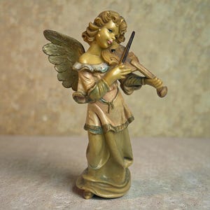 Musical angel with hanging or standing figure resin or plaster angel Christmas decoration girl with violin Christmas angel figure Xmas
