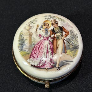 Romantic porcelain jewelry box Victorian design box with lid Vintage jewelry box Porcelain box Colorful lidded box