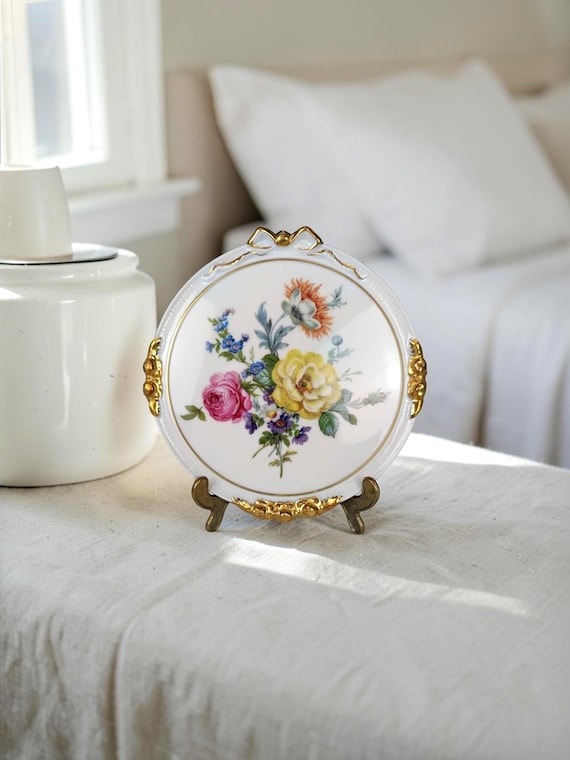Kaiser Porzellan Wandteller mit floralem Design | Victorian Revival Porzellanteller | Goldrand Porzellan Wanddeko | Granny Chic Wall Art