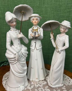Charmante Porzellanfiguren im Viktorianischen Stil Porzellan-Figur Originelle Tisch-Deko Rokoko Damen Tischdeko Musikzimmer Vtg Porzellan