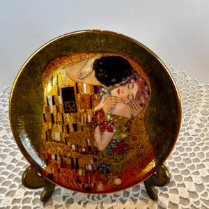 Goebel dekorativ tallrik med konst av Gustav Klimt Kyssen porslinstallrik, gyllene jugenddekor, Gustav Klimt samlartallriksset, konstset