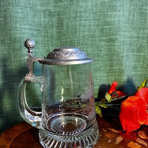 Hand-cut beer mug with hop and wheat ear decorations. Pewter lid. Mouth-blown vintage glass mug. Barware. Oktoberfest mug.