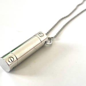 Öffnen Sie Mezuzah Anhänger, moderne Silber Mezuzah Anhänger, moderne Mezuzah Halskette, jüdische Mezuzah Medaillon, traditionelle moderne Mezuzah Anhänger.