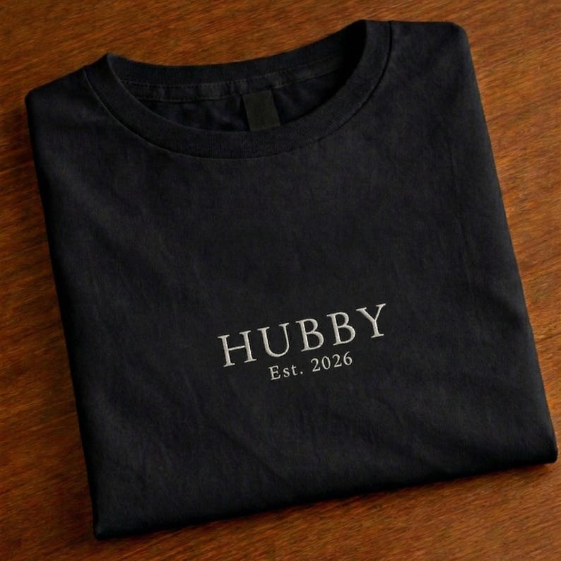 Besticktes Wifey Shirt Damen Bride Shirt Hochzeit Wifey Est Personalisiert Junggesellinnenabschied Shirt Braut T-Shirt Minimalistisch image 3