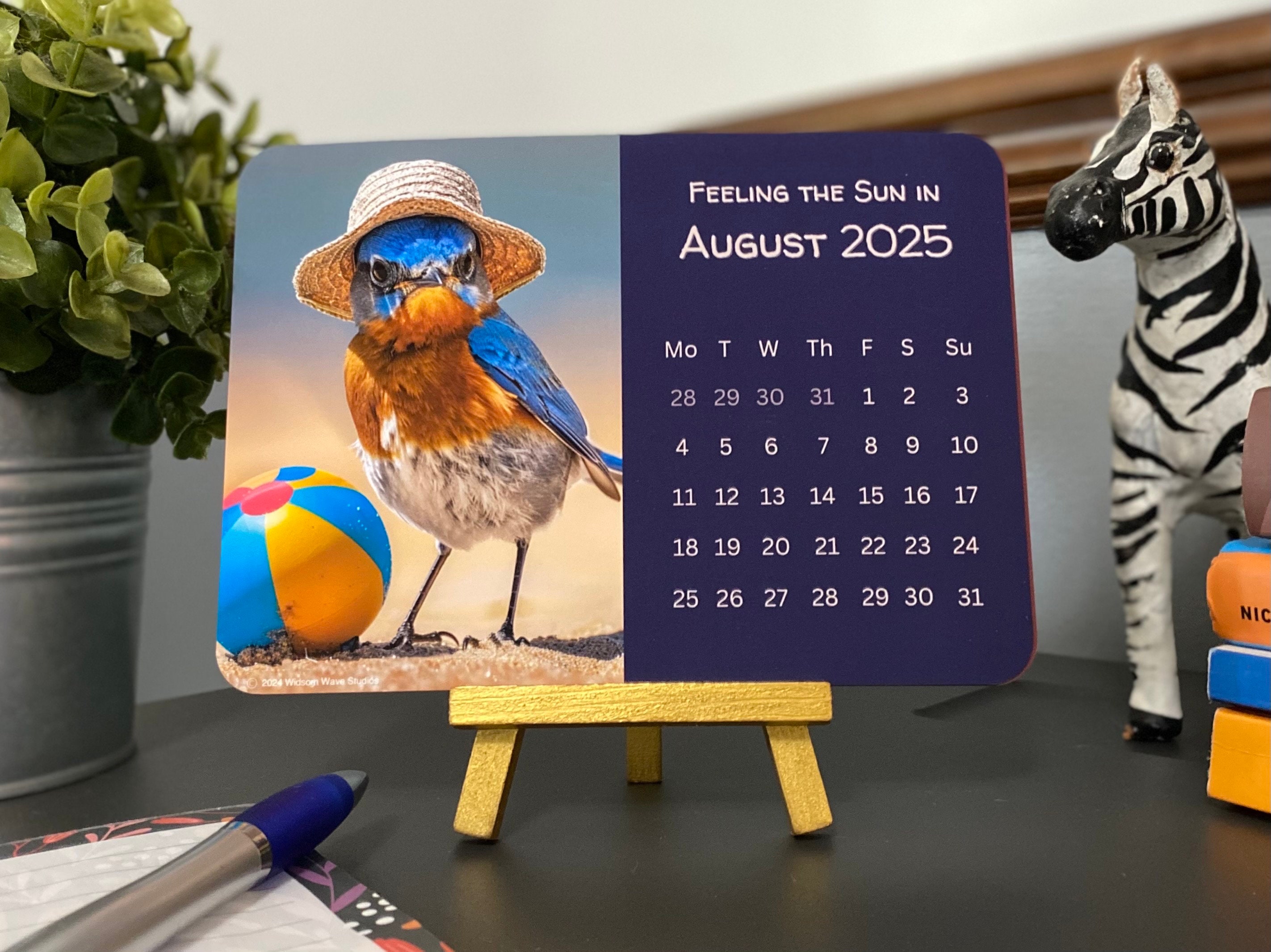 2025 Calendar, Bird Calendar, Desk Calendar, Monthly Calendar, Backyard
