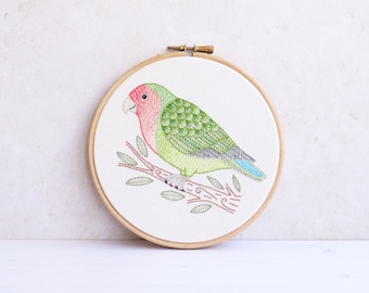 Inséparable | Art original de broderie d’oiseaux