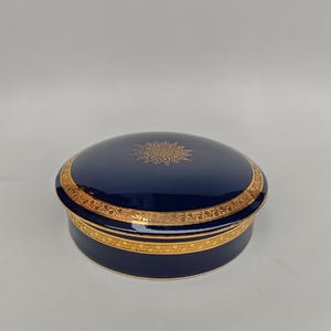 Bonbonnière en porcelaine de Limoges. Années 50.