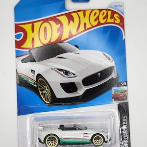 Hotwheels &#39;15 Jaguar F-Type Project 7 Diecast Car