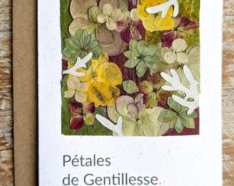 Carte message A6 "Pétales de Gentillesse" en fleurs et feuillage pressés