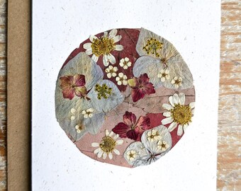 Carte message A6 Motif Cercle en fleurs et feuillage pressés