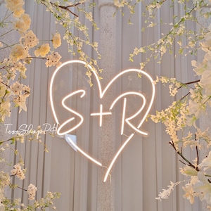 Custom Initials Heart Neon Sign,Minimalist Wedding Initials LED Neon Sign,Last Name Sign,Wedding Party Backdrop,Personalized Wedding Gifts