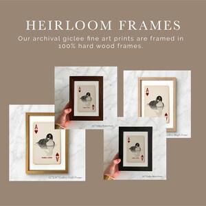 Puede incluir: Cuatro impresiones art&iacute;sticas enmarcadas con una carta de as de corazones y una ilustraci&oacute;n de un colimbo. El texto dice HEIRLOOM FRAMES y Our archival giclee fine art prints are framed in 100% hard wood frames. Marcos en oro, nogal, arce y color negro.