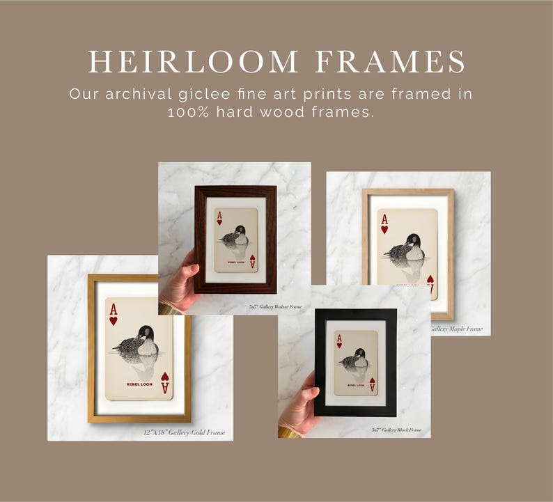 Puede incluir: Cuatro impresiones art&iacute;sticas enmarcadas con una carta de as de corazones y una ilustraci&oacute;n de un colimbo. El texto dice HEIRLOOM FRAMES y Our archival giclee fine art prints are framed in 100% hard wood frames. Marcos en oro, nogal, arce y color negro.