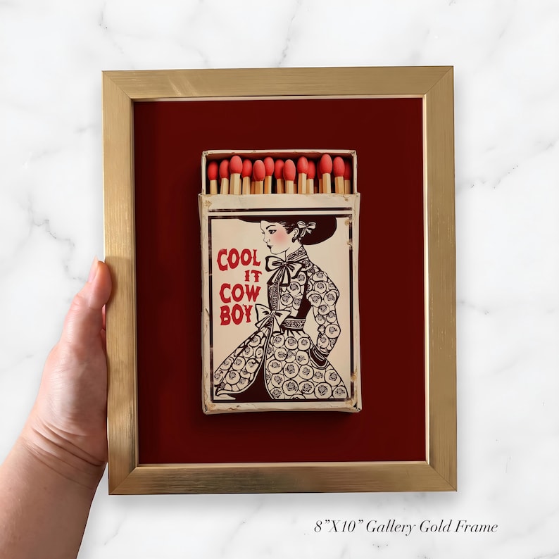 Bordeauxrode muurdecoratie – Cool It Cowboy Matchbox print, Americana decor afbeelding 6