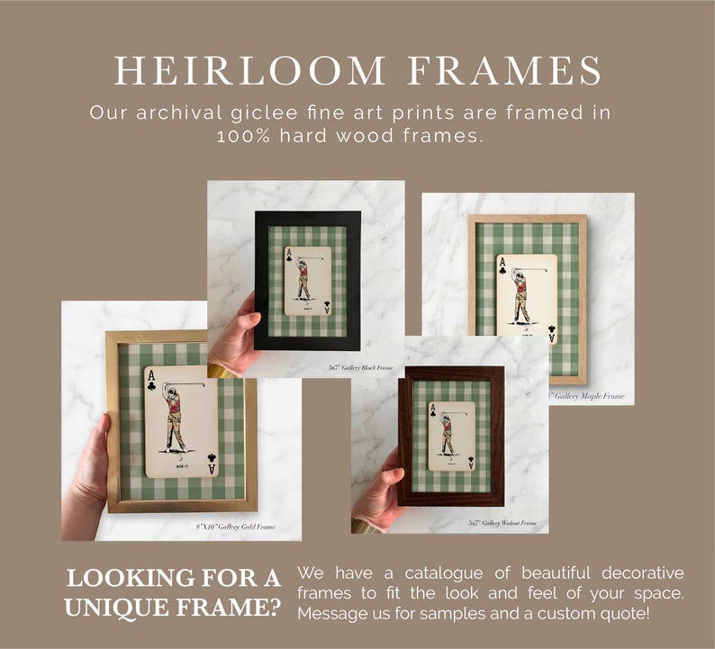 K&ouml;nnte beinhalten: Vier gerahmte Archiv-Gicl&eacute;e-Kunstdrucke mit einer Kreuz-Ass-Spielkarte und einer Golfer-Illustration auf gr&uuml;n-wei&szlig; kariertem Hintergrund. Die Rahmen sind in den Holzoberfl&auml;chen Gold, Schwarz, Ahorn und Walnuss erh&auml;ltlich.