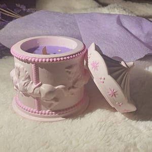 Handmade Carousel Theme Concrete Candle – Lavender Scented Decorative Jar with Wooden Wick