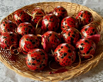 Hand Painted Papier-Mache Christmas Bauble: Kashmir Floral Ornament