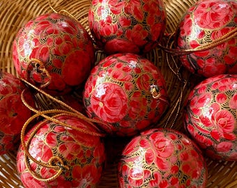 Hand Painted Papier-Mâché Christmas Bauble: Kashmir Floral Ornament