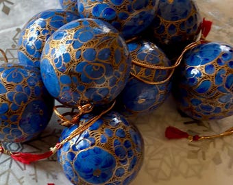 Hand Painted Papier-Mâché Christmas Bauble: Kashmir Floral Ornament