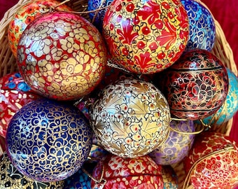 Handmade Papier-Mache Christmas Ornament: Floral Bauble from Kashmir, India